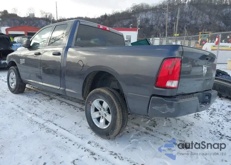 2019 Ram 1500 Classic z USA, uszkodzony, nr VIN 1C6RR7FG4KS736142